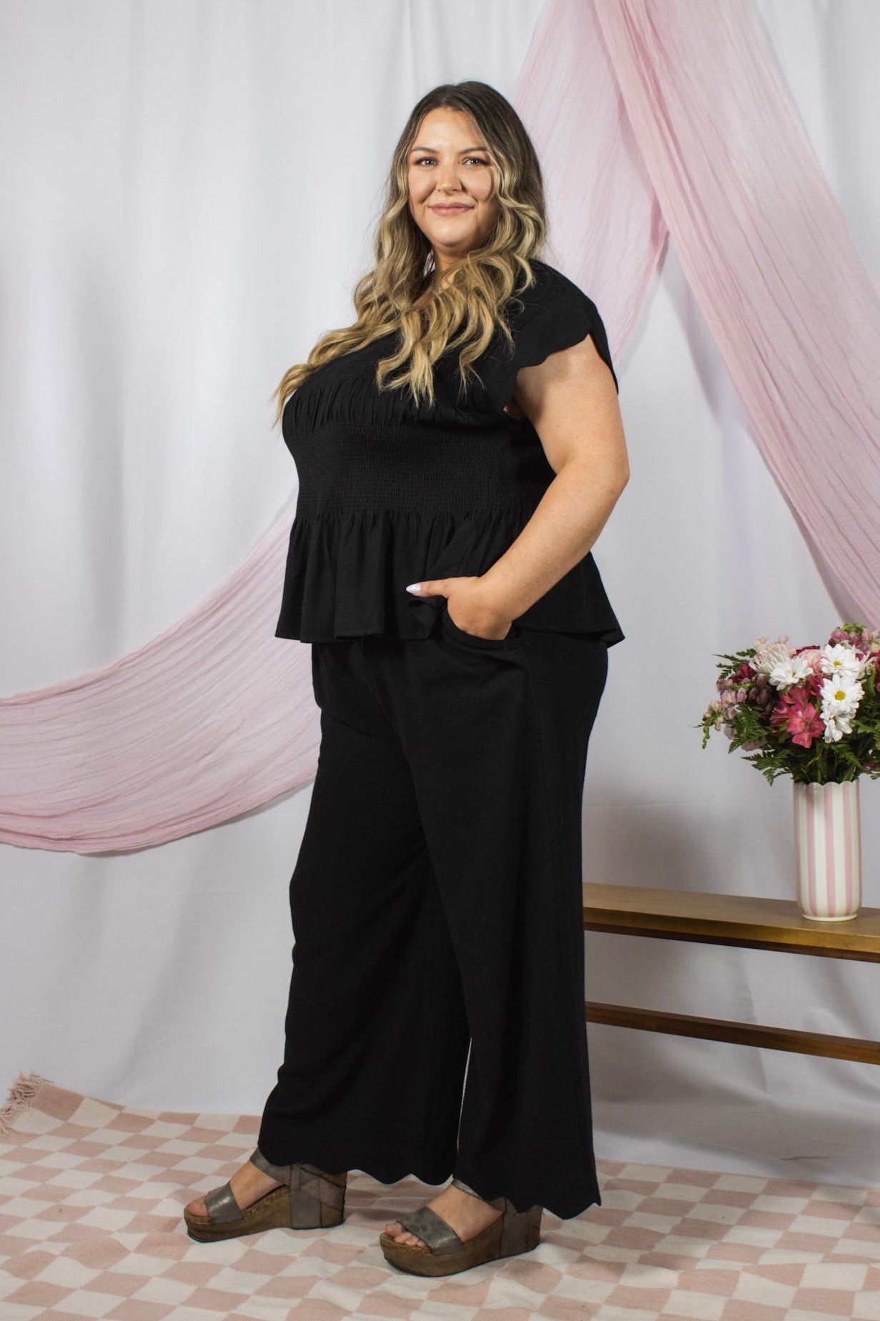 Simply Scallop Linen Pants