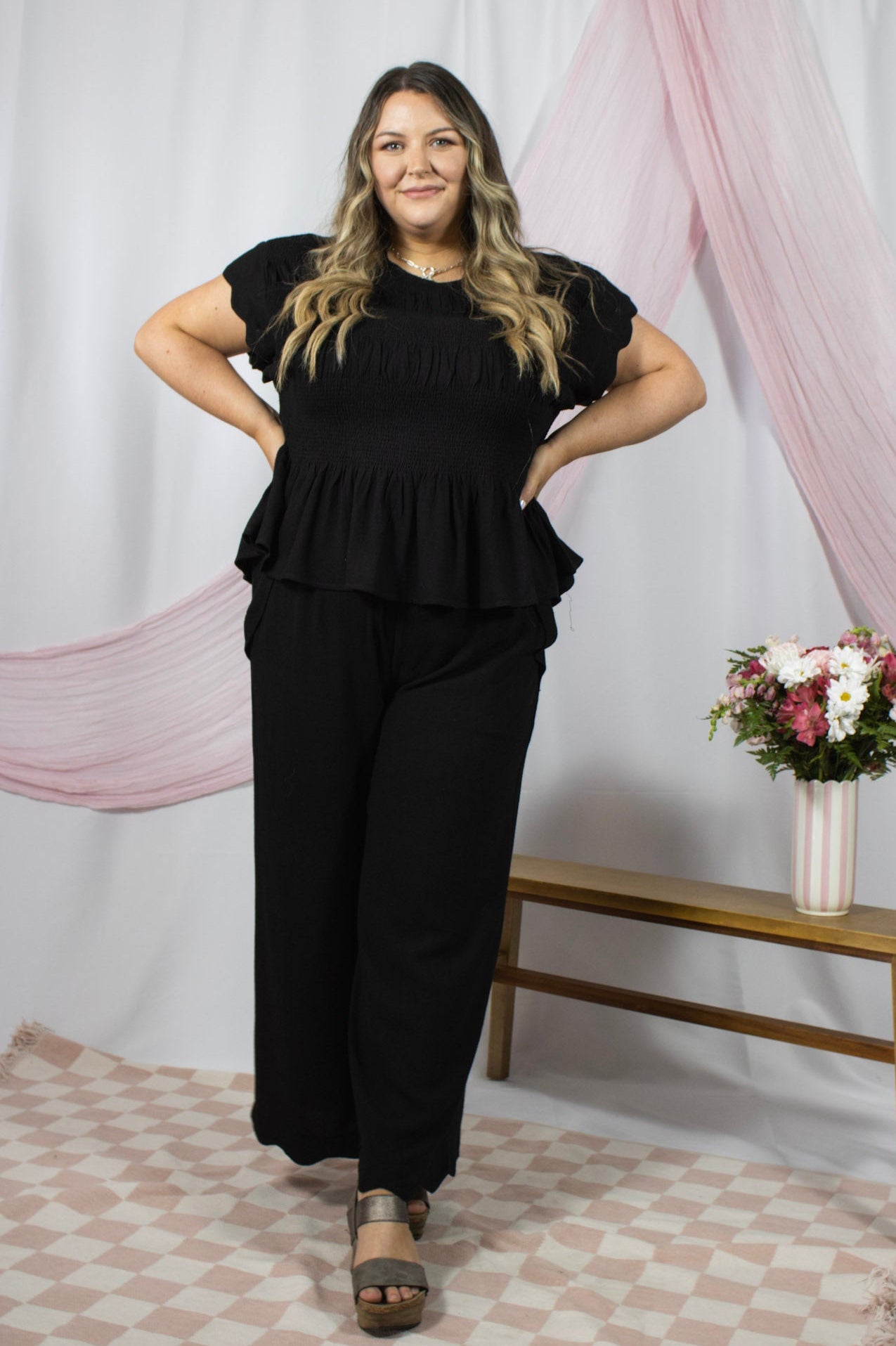 Simply Scallop Linen Pants